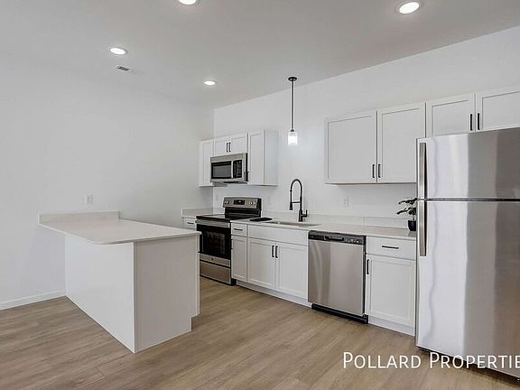 4th image of 218 Parkview Dr