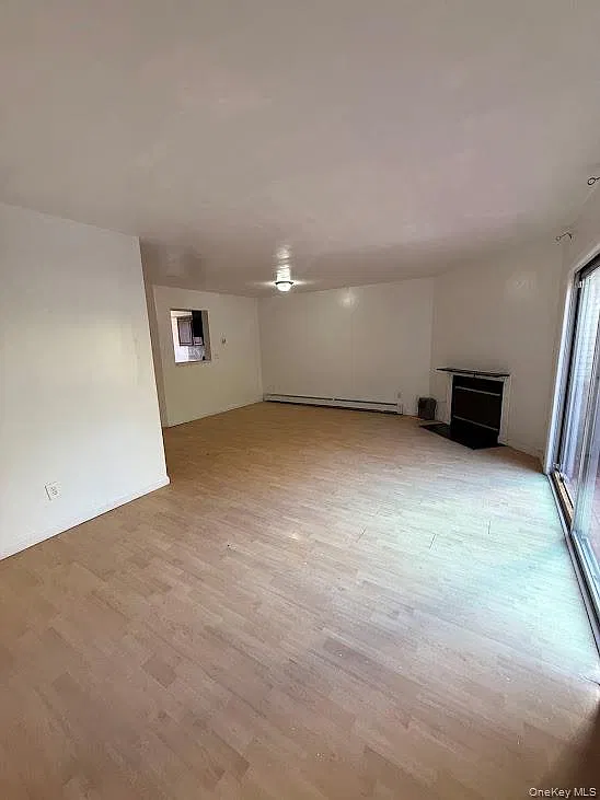 3 bed, 2.5 bath, 1588 sqft, $2,600 — Photo 4
