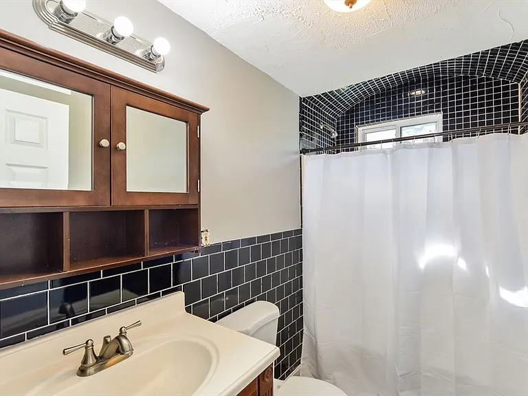 26 Willard St — Photo 8