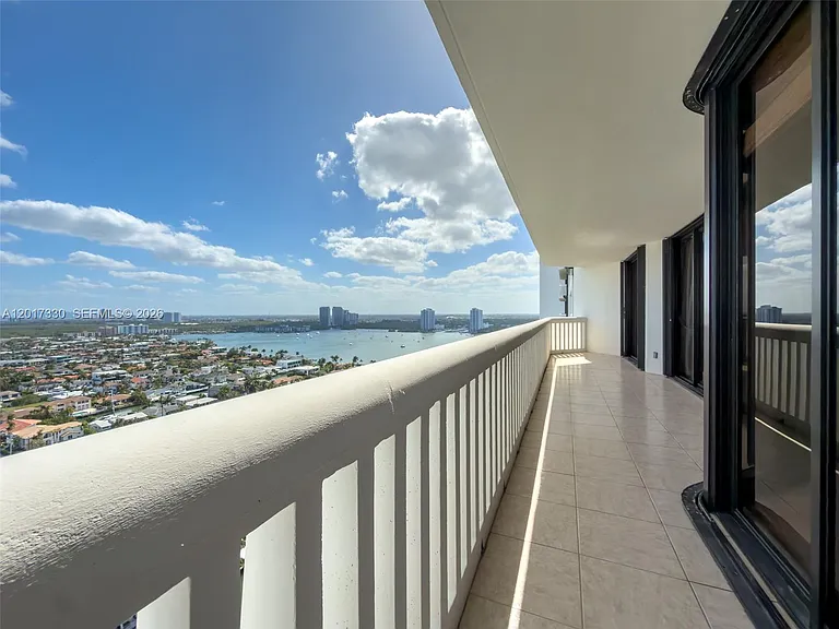 2000 Island Blvd #2503 — Photo 43
