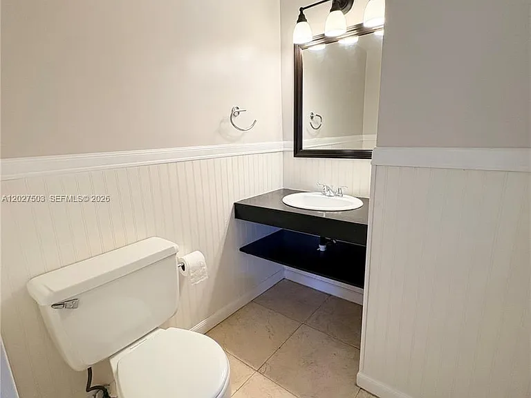 18900 NE 14th Ave #D302 — Photo 13
