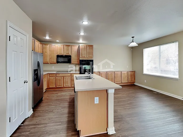 13009 Magnolia St — Photo 3