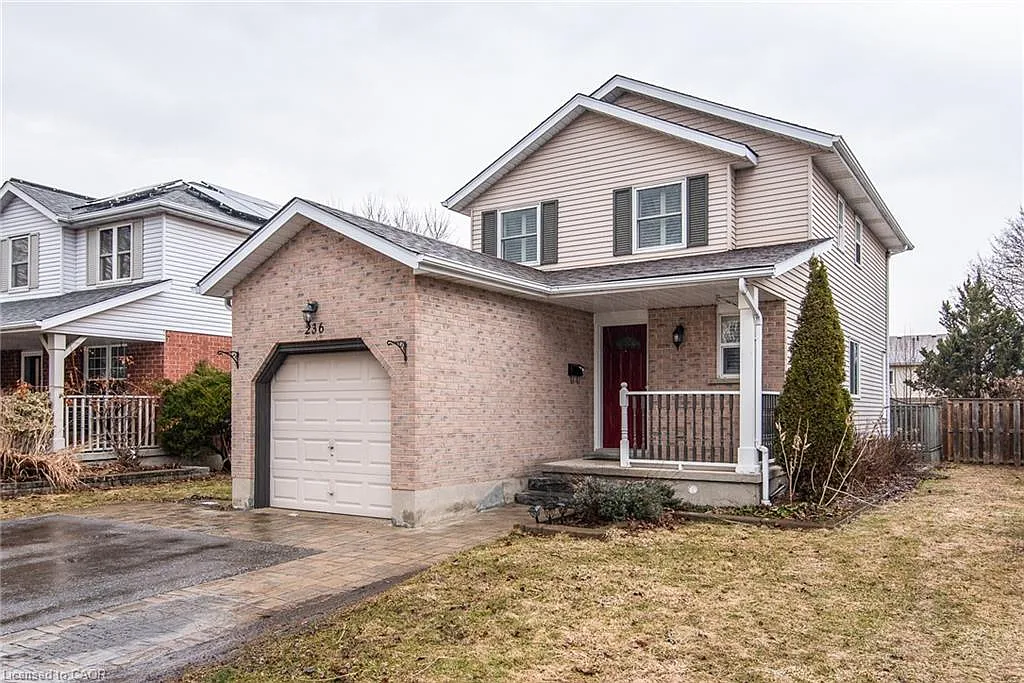 236 Dartmoor Cres photo 1