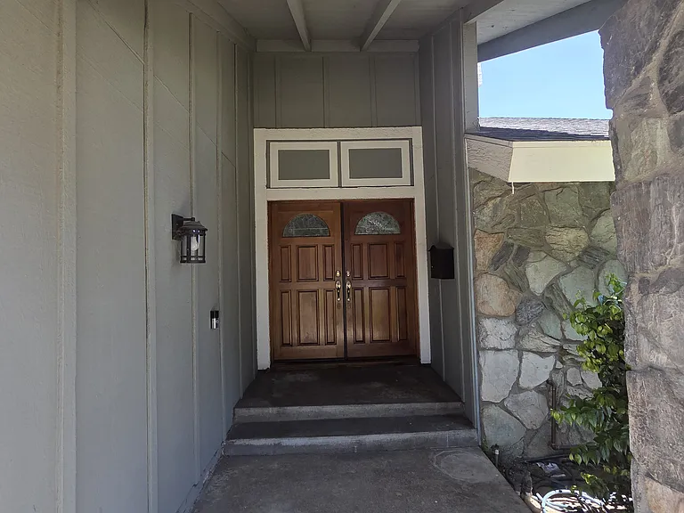 1472 Spruce Tree Dr — Photo 2