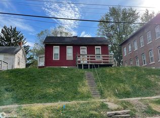 1217 Linden St, Burlington, IA