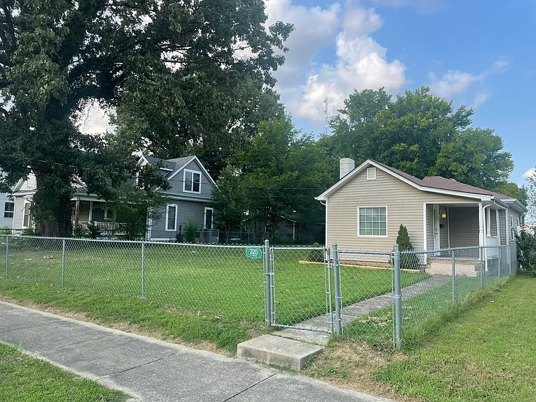 320 S 17th St — Photo 15