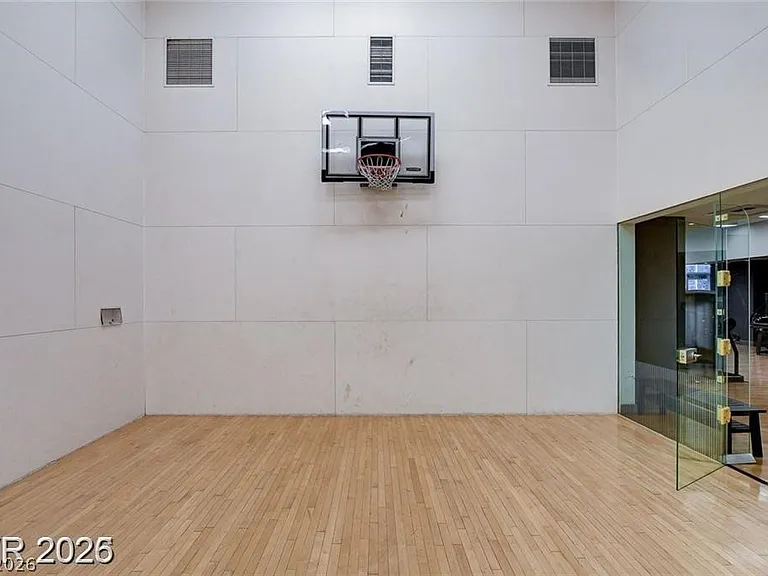 4525 Dean Martin Dr #511 — Photo 37