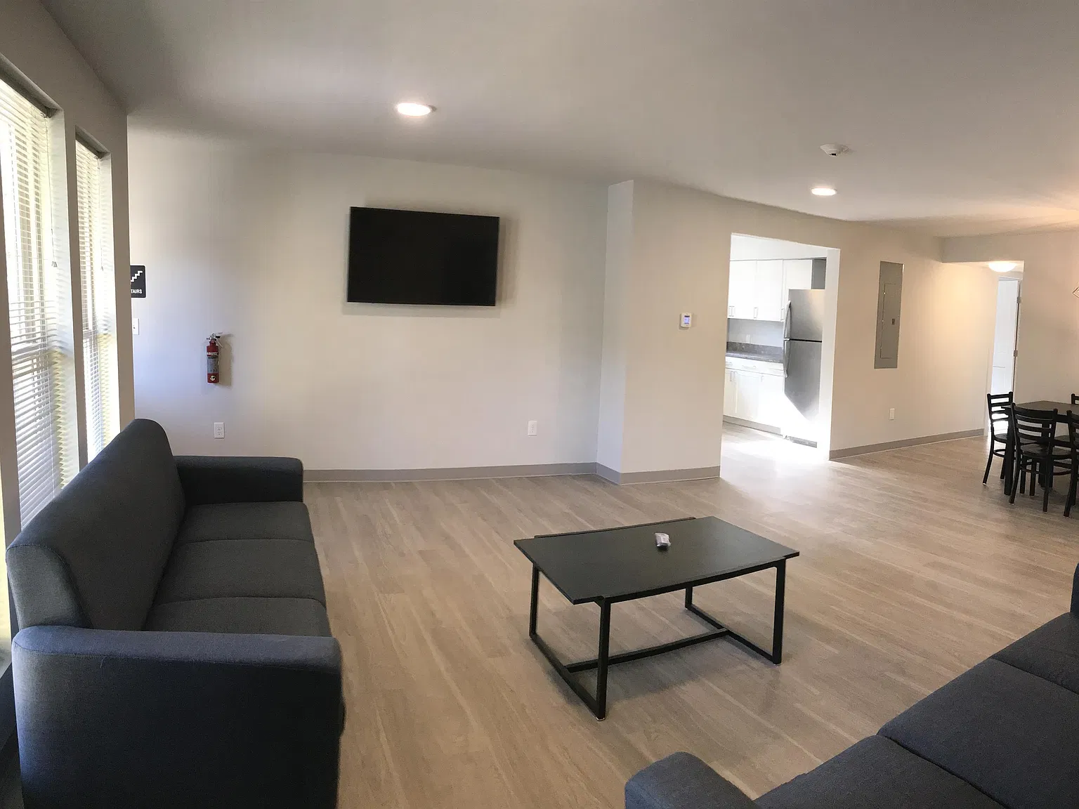 118 College Ave — Photo 4