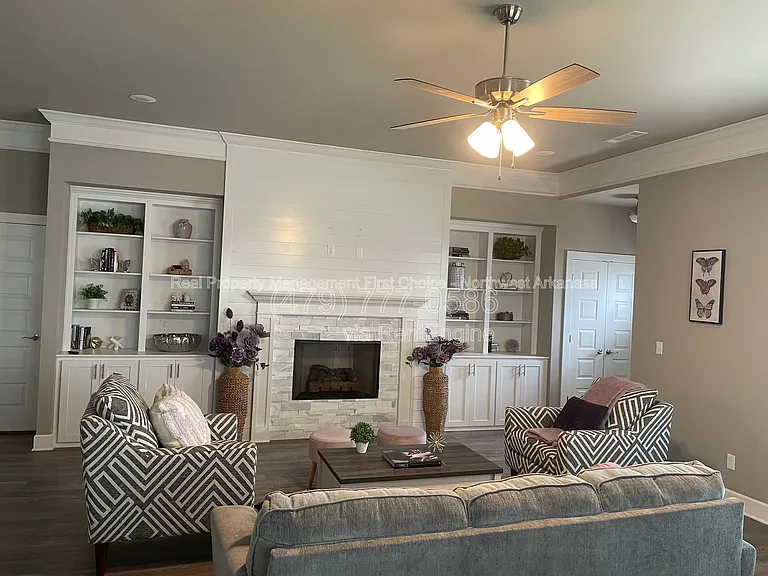 1020 Trestle Ln — Photo 5