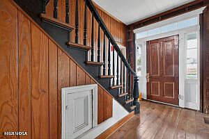 5th image of 208 E Washington St