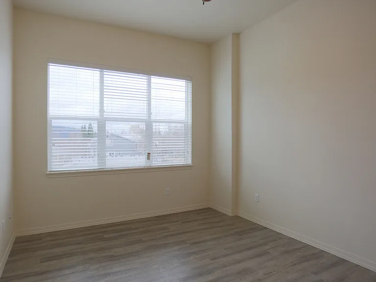 7180 N Leavitt Ave — Photo 42