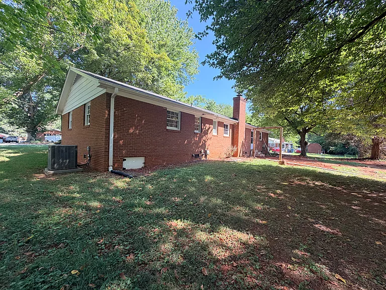 5701 Cates Dr — Photo 49