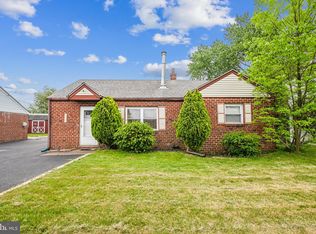 4620 Gary Dr, Bristol, PA 19007