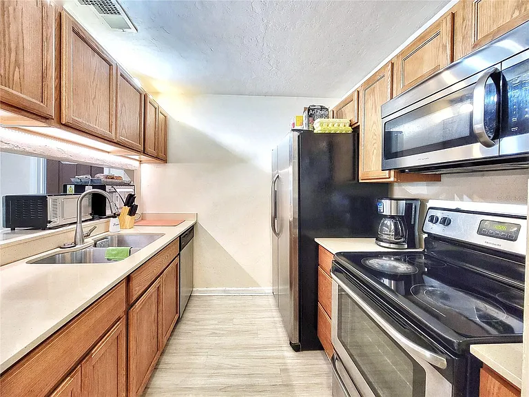 4000 SW 23rd St #4-308 — Photo 17