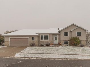 5211 Nicklaus Dr NW, Rochester, MN 55901