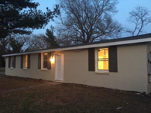 1st image of 3612 Killam Ave