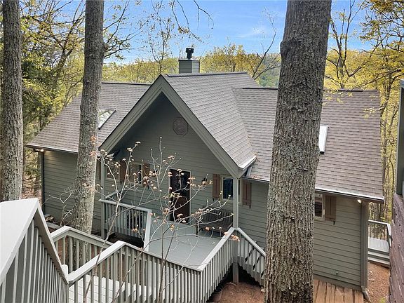 3rd image of 883 Columbine Dr