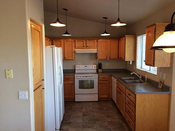 5th image of 3337 N Snead Dr