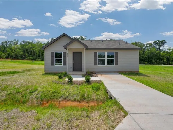 335 Dana Dr, Lufkin, TX 75901