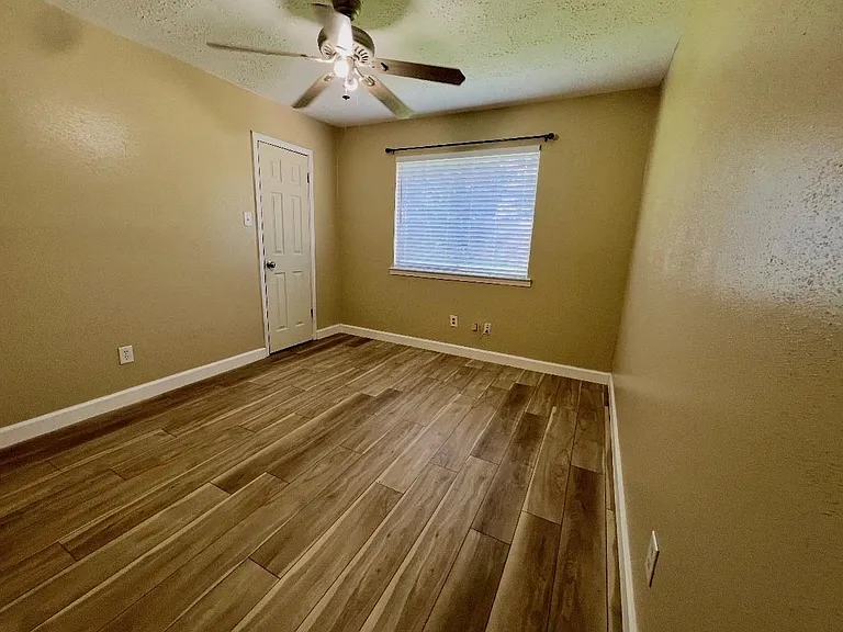17010 Sunview Ct — Photo 8