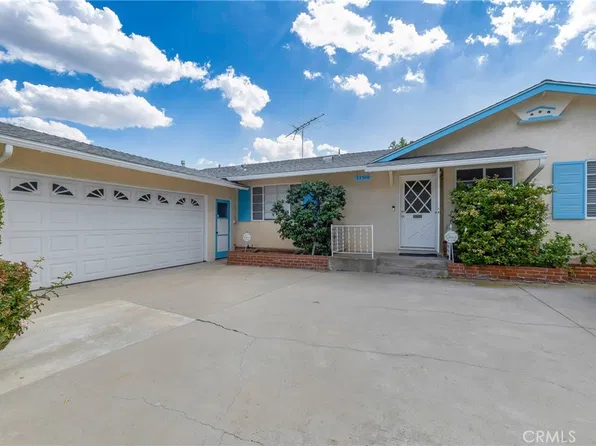 22300 Strathern St, Canoga Park, CA 91304