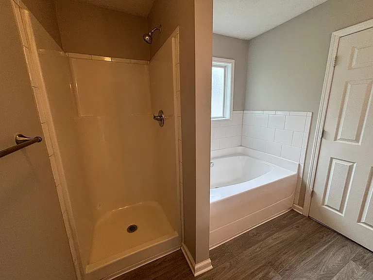 306 Chalet Cir — Photo 16
