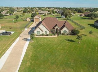 2202 W Emerald Bend Ct, Granbury, TX 76049