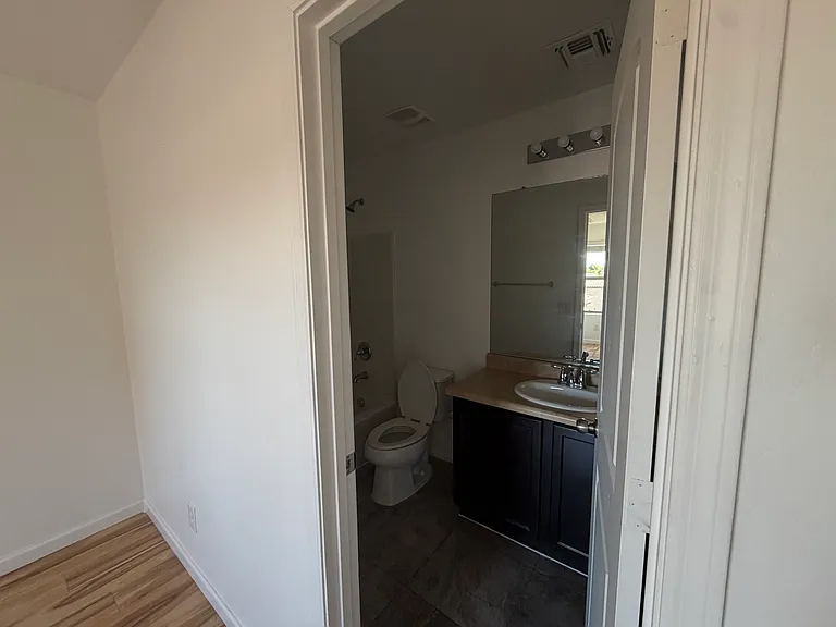 7809 W Palm Ln — Photo 15