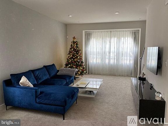 4th image of 4921 Crest View Dr #4921