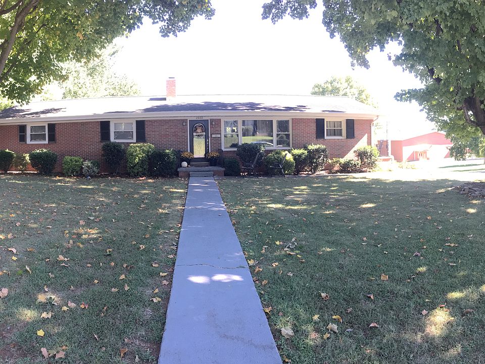 1st image of 2400 Larkspur Dr