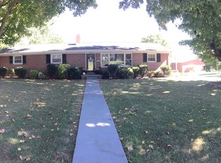 2400 Larkspur Dr, Johnson City, TN 37604