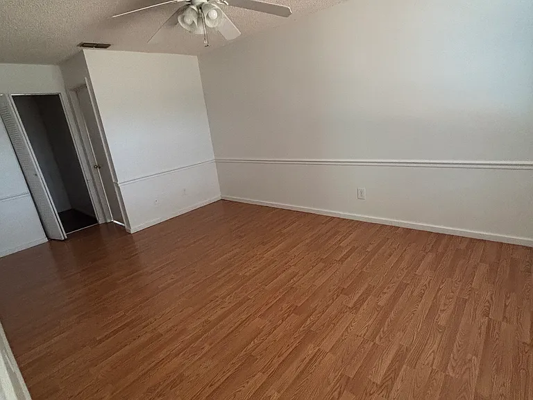 1920 Pepper Tree Dr — Photo 11