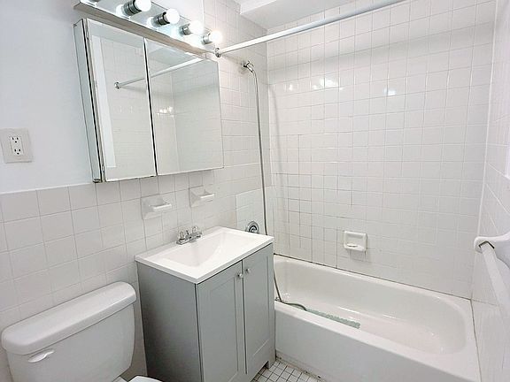 3rd image of 3649 Johnson Ave #1A
