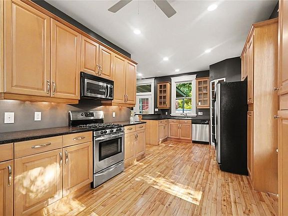 4th image of 954 United Ave SE