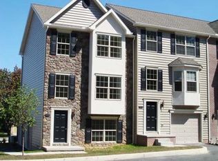 10 Shady Tree Ct, York, PA 17402
