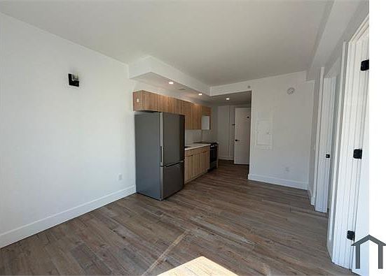 1st image of 354 E 194th St #3C