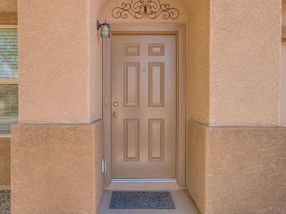 3rd image of 4605 E Longhorn St
