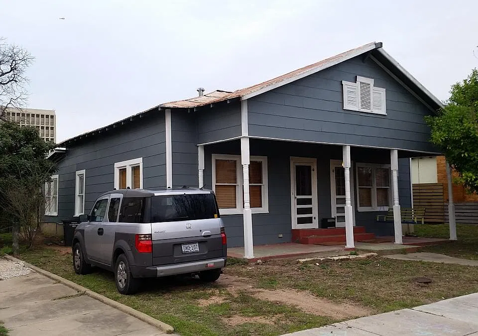 225 Lavaca St