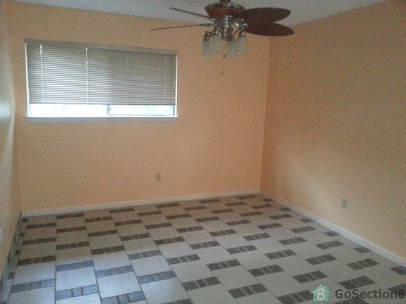 5th image of 707 Knollwood Dr