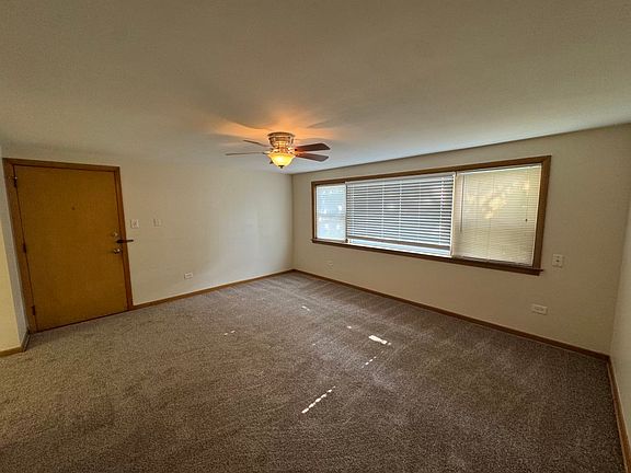 5th image of 4752 N Menard Ave #G