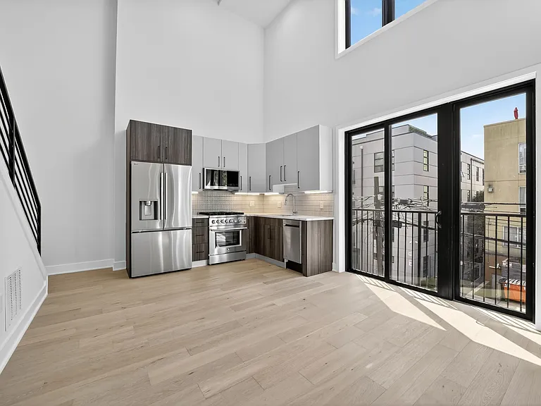2440 Ontario Rd NW #7 — Photo 2