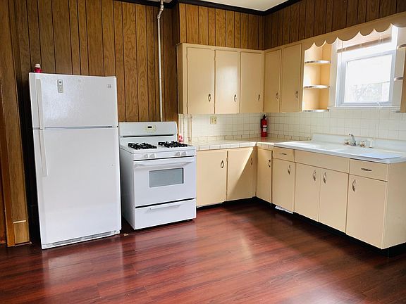 5th image of 25 Korn St