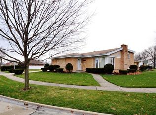 2418 E Martindale Dr, Westchester, IL