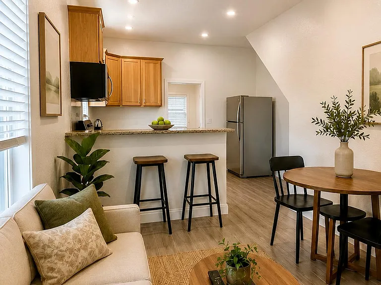 530 Virginia St #A — Photo 2