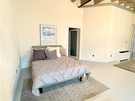 4th image of 312 W 5th St APT 609