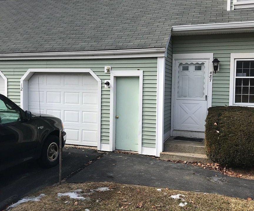 Front of Unit-with on car garage