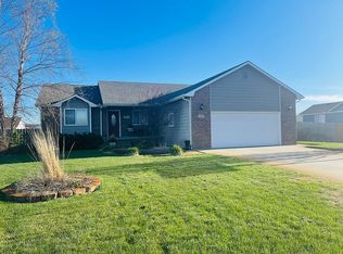 1813 E 26th Ave, Hutchinson, KS 67502
