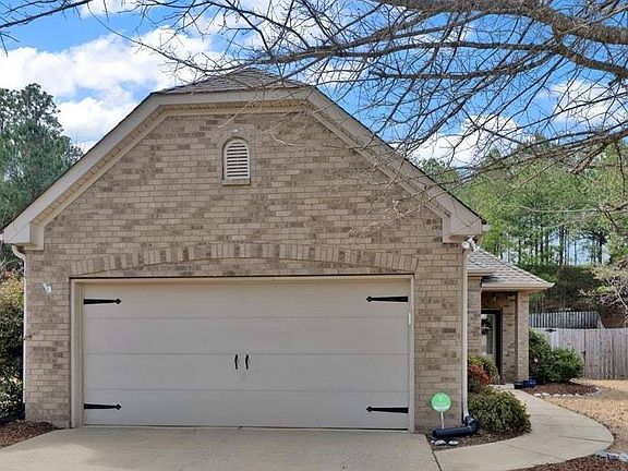 2nd image of 124 Oxmoor Glen Cir