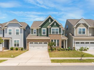 107 Spring Hope Dr, Holly Springs, NC 27540
