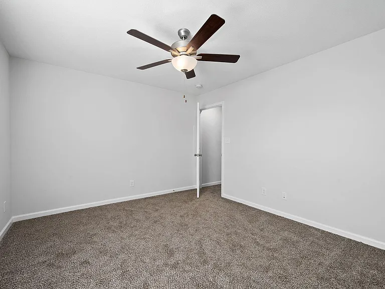 401 Victory Rd — Photo 85